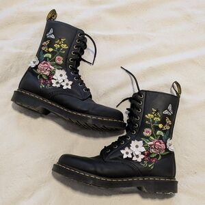 Doc Martens 1490 Bloom Boots
